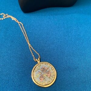 Gold Floral Pendant Necklace